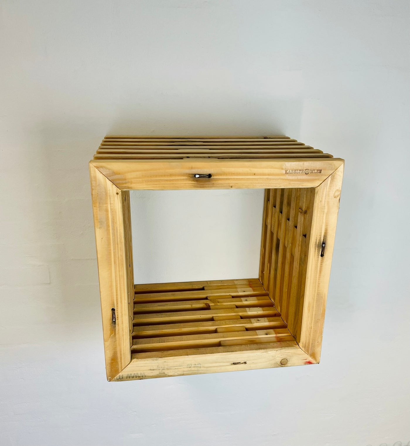 Væghængt Sengebord af Brugte Traller - 45x45 cm