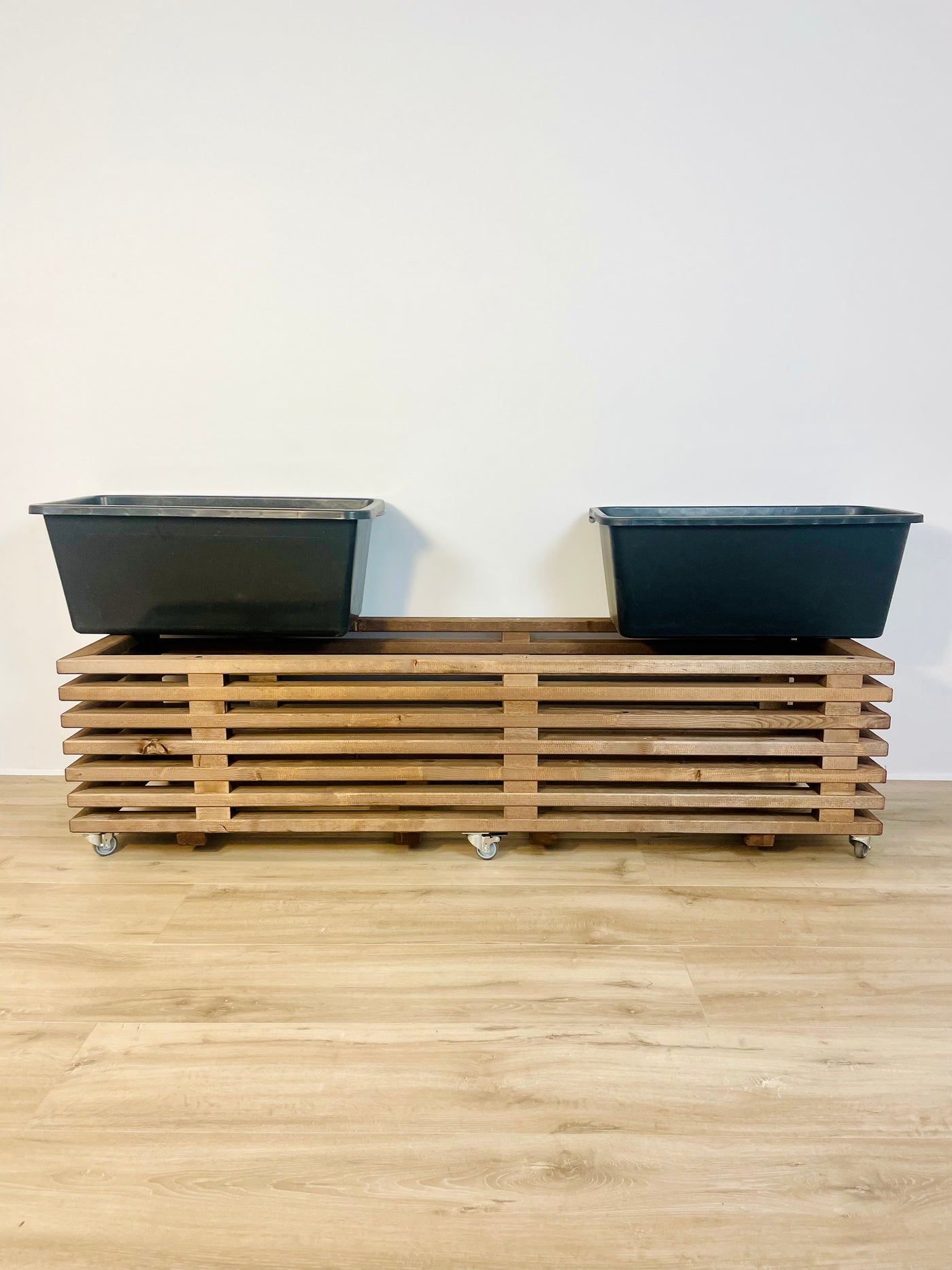 Plantekasse af Traller | Brunbejdset