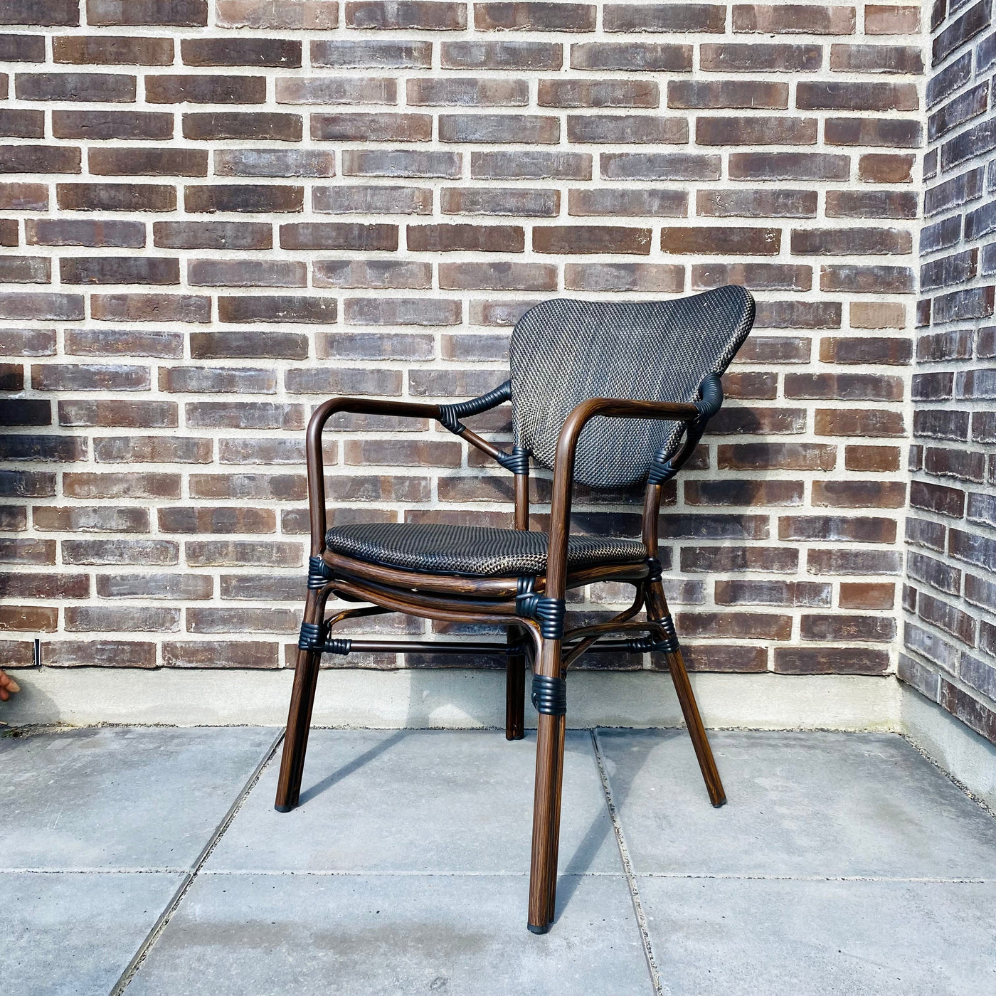 Havestol i felt på terrasse