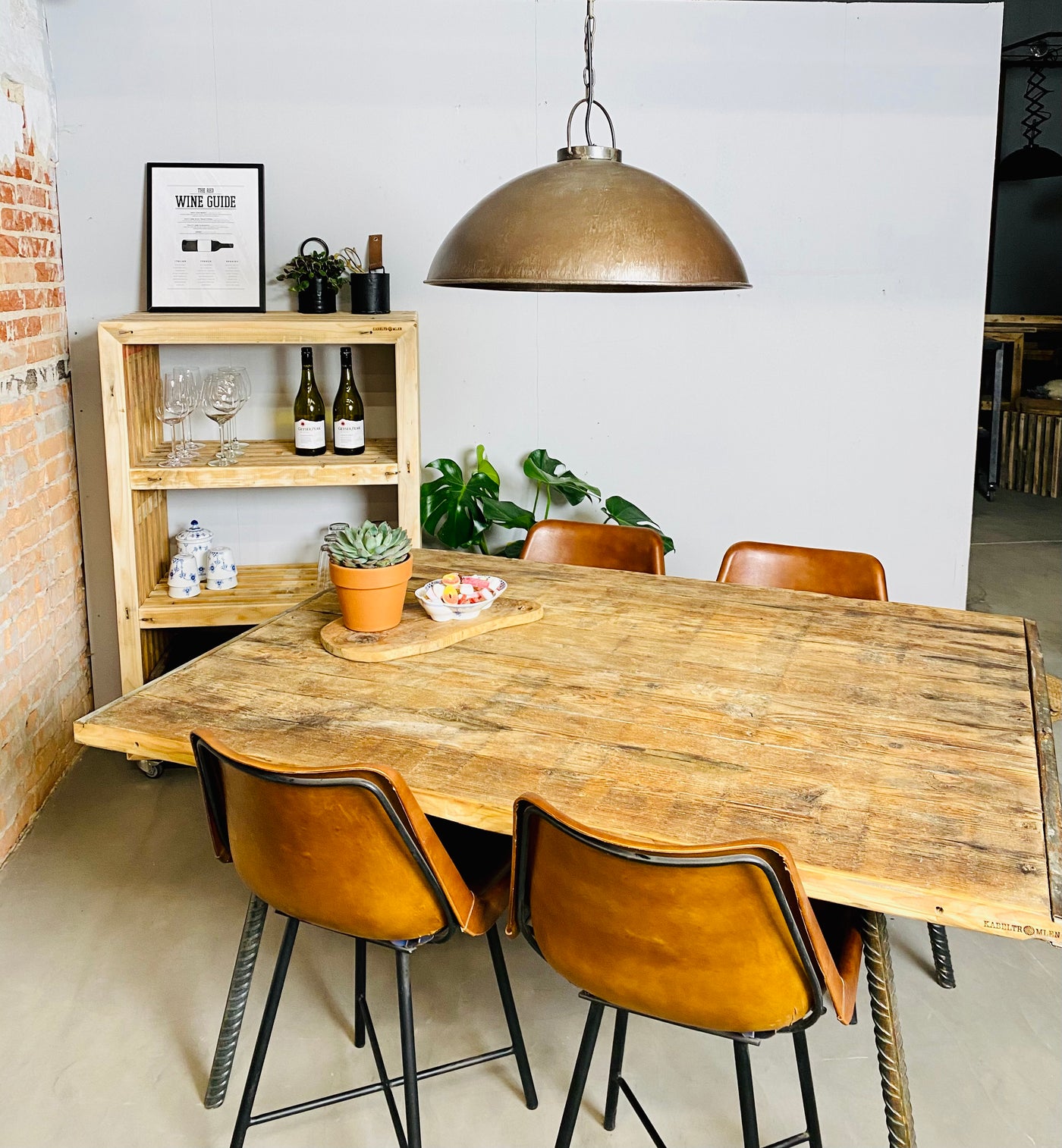Loftlampe i fabriksstil – Jern med Klar Lak