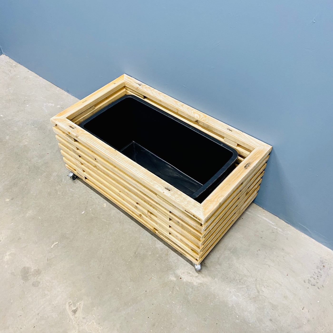 Tom plantekasse i brugte traller på 95 cm